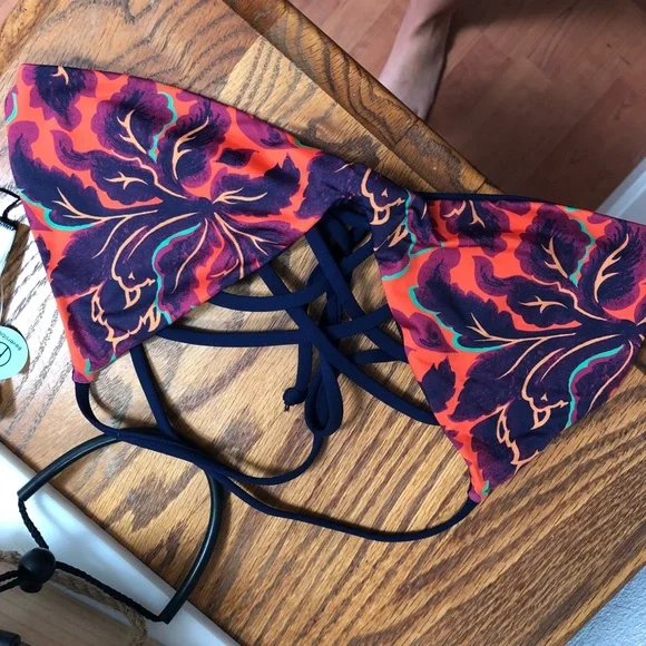 L*SPACE ❤️‍🔥 NWT REVERSIBLE TOP SIZE XS